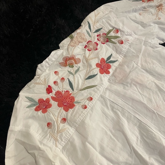 JOHNNY WAS Workshop Oversized White Embroidered Button-up Dress - Picture 2 of 7